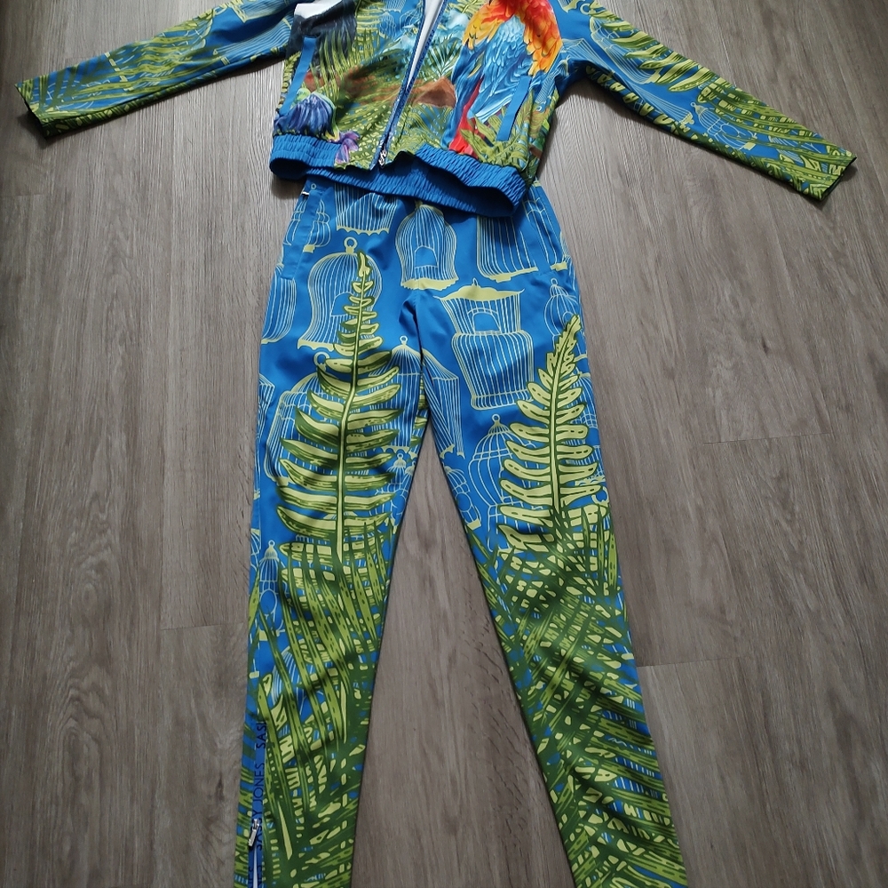 Sassy Jones Outfit